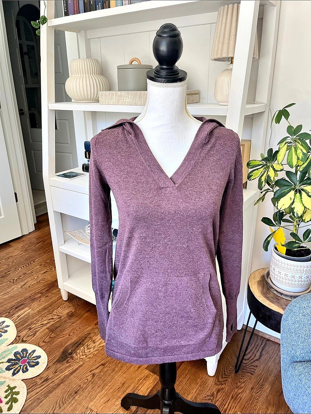 Women's Purple Tunic light Sweater Like New